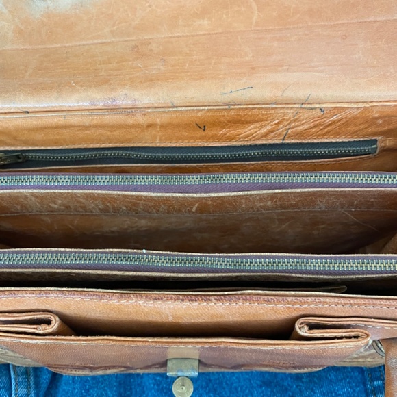 Vintage Leather Scroll Purse - Picture 4 of 4